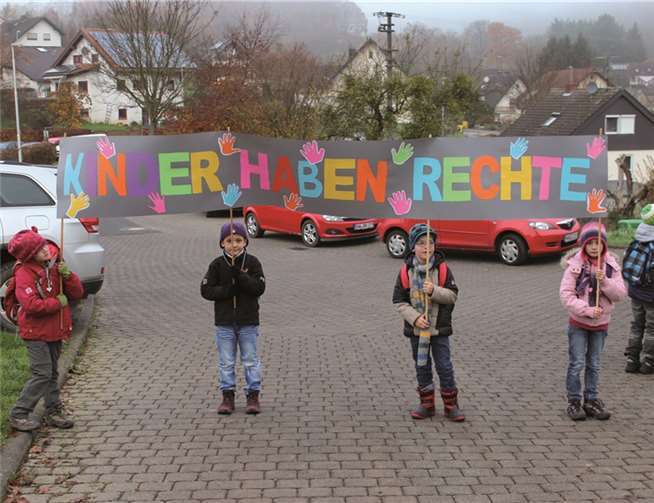 Die Schüler der Regenbogenschule Schalkenbach werden für ihre Rechte wandern.privat