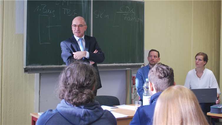 Die Schüler hatten viele Fragen an den Bürgermeister. Foto: privat