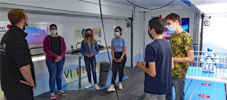 Die Schüler konnten an den jeweiligen Stationen Informationen und Aufgaben bearbeiten. Foto: privat