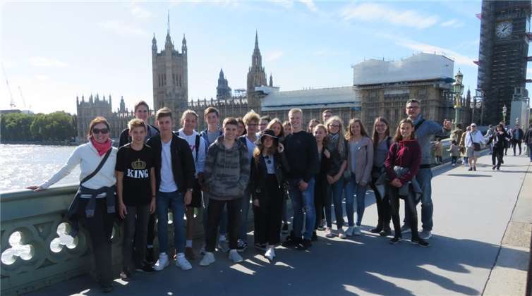 Die Schüler und Schülerinnen bei ihrem Besuch in England.privat