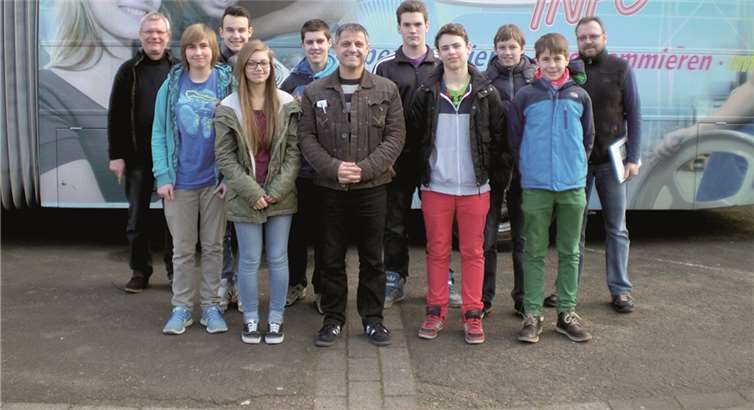 Die Schüler und Schülerinnen freuten sich beim Besuch des Infomobils über die vielen Informationen.privat