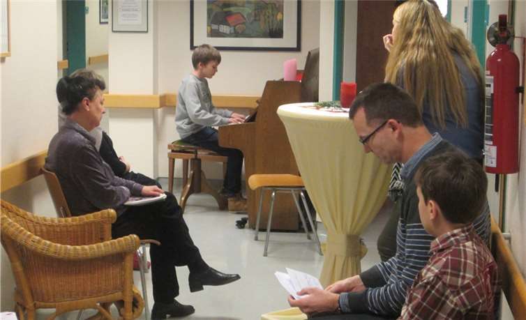 Die Schüler von Tatjana Lagotschenko entführten Patienten, Angehörige und Mitarbeiter des Krankenhauses Maria Stern in die Welt der Musik. privat