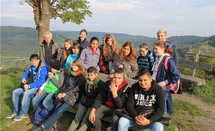 Die Schüler waren sehr begeistert über den tollen Ausflug in die Weinberge. privat