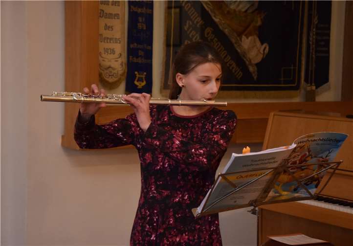 Die Schülerin Ann-Katrin Kutscher verzauberte die Gäste mit ihrem Querflötenspiel.
