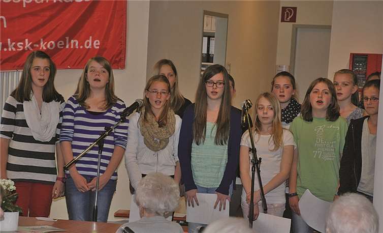 Die Schülerinnen des Sankt-Joseph-Gymnasiums Rheinbach verzückten ihre Zuhörerschaft.privat