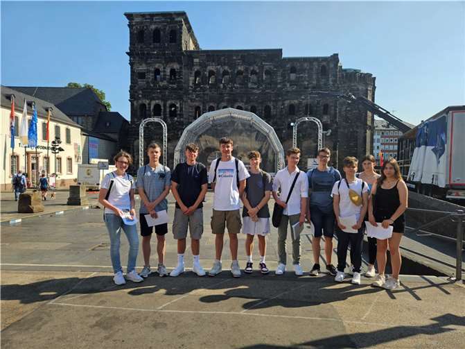 Die Schüler:innen gestalteten eigene Vorträge zu den Bauwerken. Foto: Giuseppe Quinto