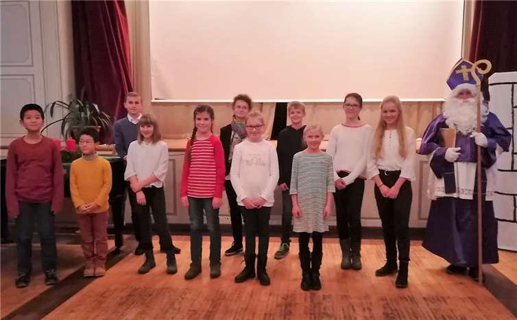 Die Schülerinnen und Schüler begeisterten beim Nikolauskonzert in Bendorf. KMS MYK