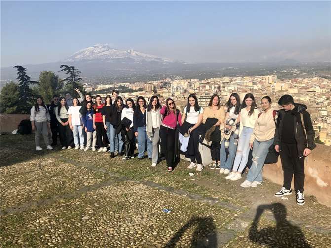 Die Schülerinnen und Schüler beider Schulen verstanden sich auf Anhieb.  Fotos: Gymnasium im Kannenbäckerland Höhr-Grenzhausen