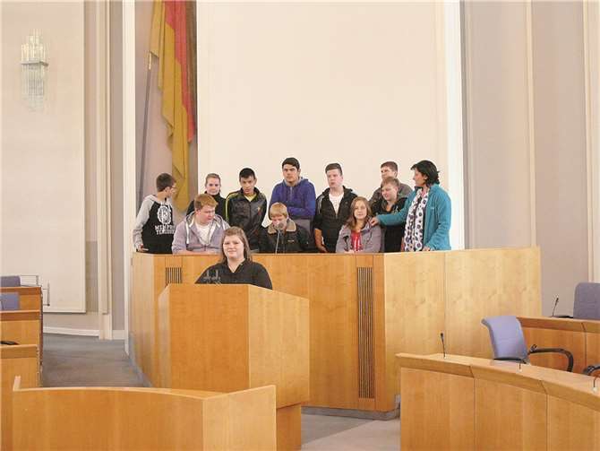 Die Schülerinnen und Schüler der Elisabeth-Schule lernten bei ihrem Besuch den Landtag und den Mainzer Politikbetrieb aus der Nähe kennen. privat