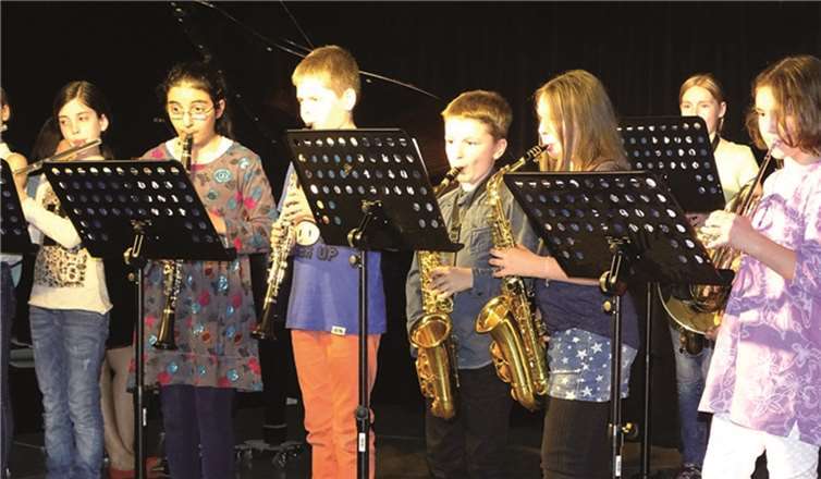 Die Schülerinnen und Schüler der neuen Bläserklasse. Privat