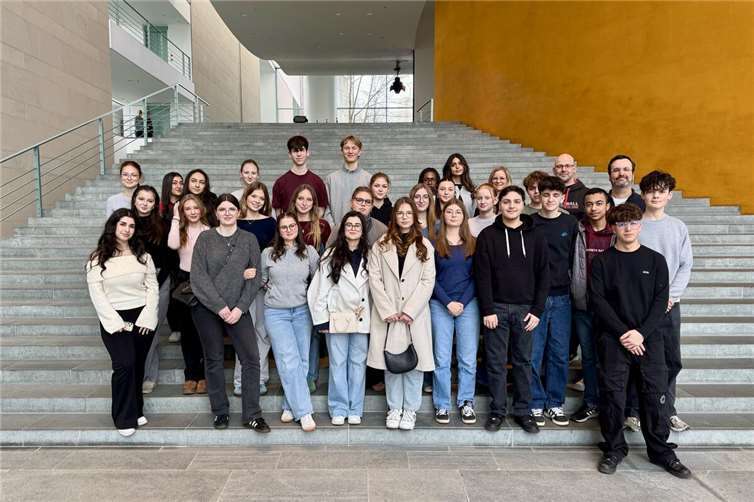 Die Schülerinnen und Schüler des Sozialkunde-Leistungskurses bei ihrem Besuch des Bundeskanzleramtes.  Foto: Marco Müller