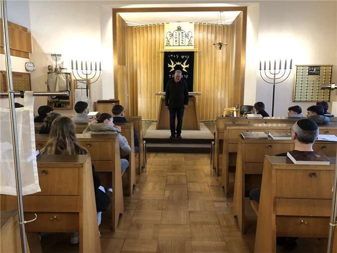 Die Schülerinnen und Schüler erfuhren viel über die Geschichte der Jüdinnen und Juden in Koblenz.