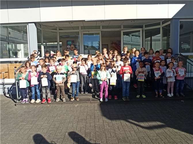 Die Schülerinnen und Schüler freuten sich über die Lesetüten.  Foto: privat