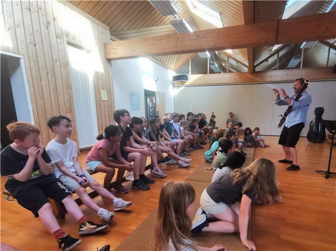 Die Schülerinnen und Schüler freuten sich über einen tollen Musiktag. Quellen: Grundschule Niederwerth