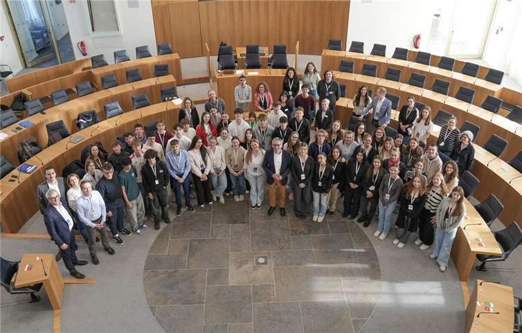Die Schülerinnen und Schüler im Landtag von Rheinland-Pfalz. Copyright: Landtag Rheinland-Pfalz