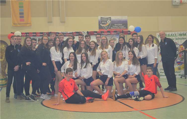 Die Schülerinnen und Schüler sowie Lehrkräfte der Realschule plus Cochem zu Besuch in Berlin.privat