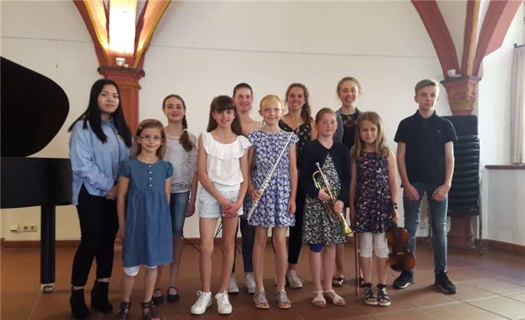 Die Schülerinnen und Schüler überzeugten beim Talentförderkonzert der Kreismusikschule. KMS