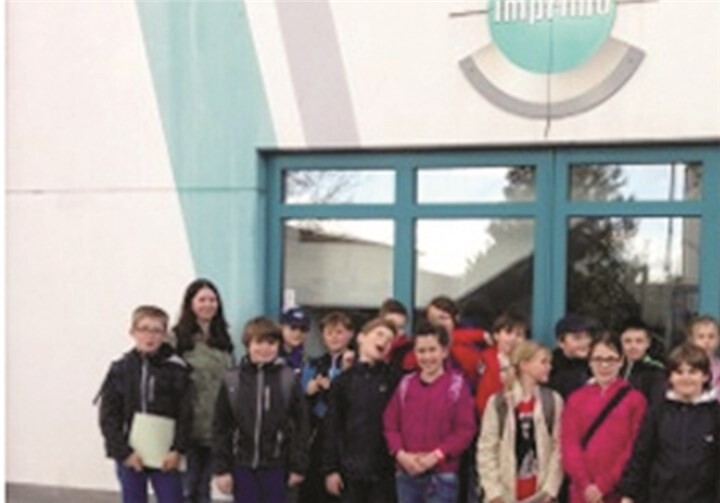 Die Schülerinnen und Schüler waren von der spannenden Führung durch die Druckerei begeistert.privat