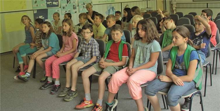 Die Schülerparlamentarier hatten viele Fragen, Wünsche und Anregungen.AND