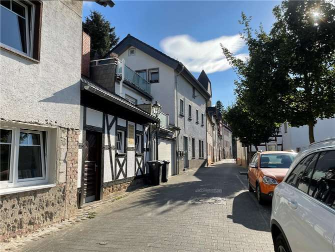 Zufahrt zur Schützbahn wird mit Pollern gesperrt Die Schützbahn in Ahrweiler. Foto: ROB