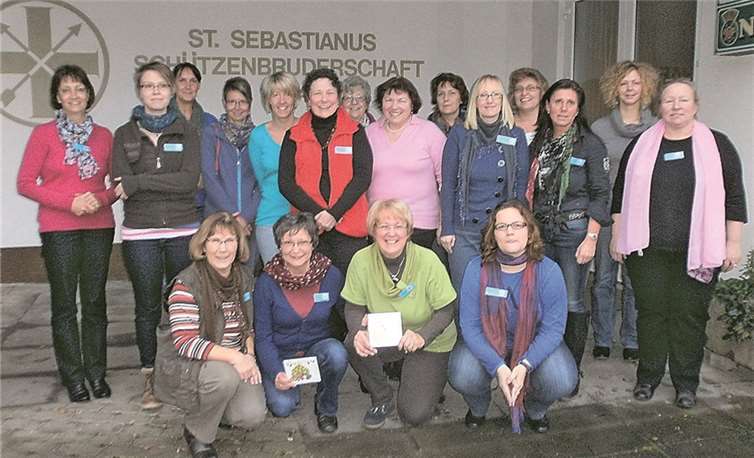 Die Schützen-Frauen am Schießstand in Waldbreitbach. privat