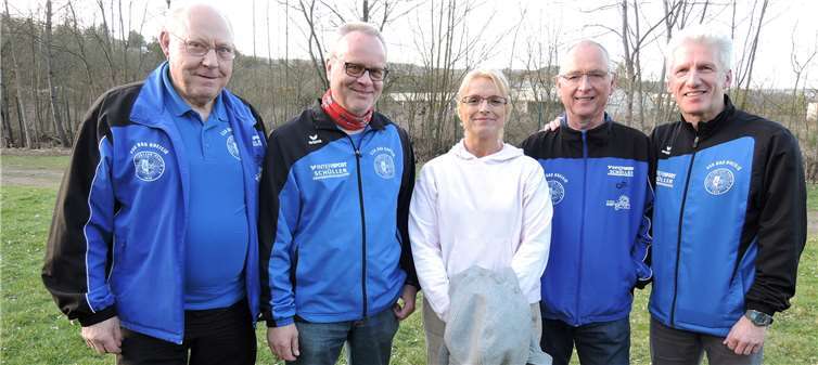 Die Schützen: Willi Betzing, Gereon Wickord, Jutta Bosse, Rolf Wegener und Teamchef Thomas Pieper. Es fehlt Miriam Beu.privat