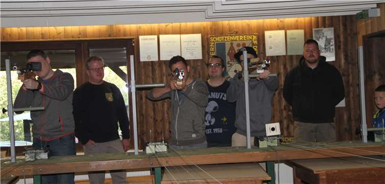 Die Schützen des SV Hertha Nievern beim letzten Pokalschießen der alten Verbandsgemeinde. MFU