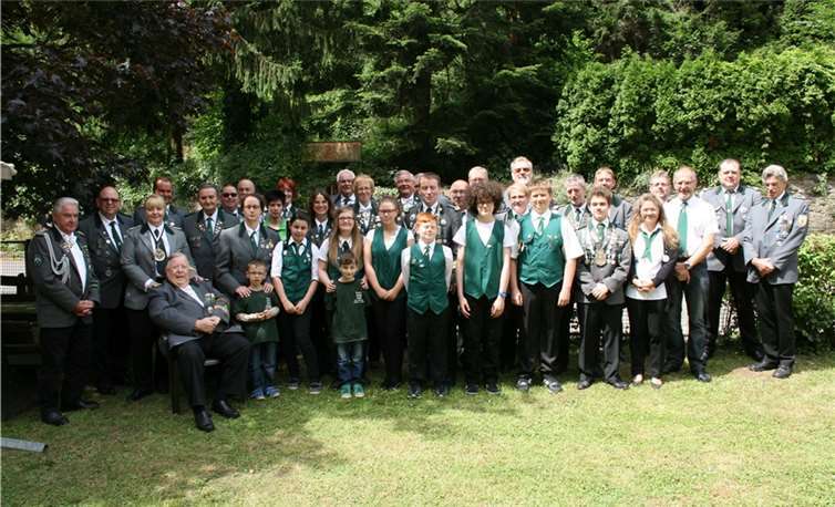 Die Schützenbruderschaft Ehrenbreitsein. privat