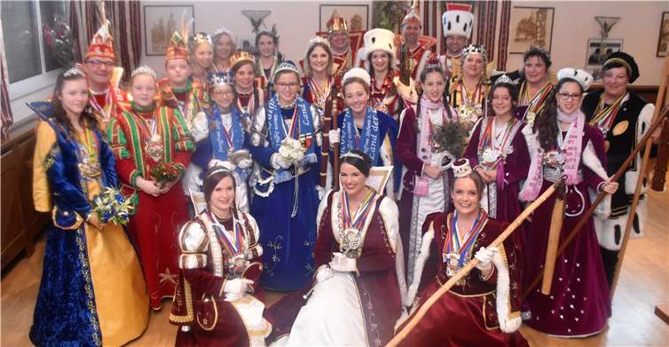 Die Schützenhalle in Rheinbach füllte sich beim Tollitätentreffen des Queckenberger Dreigestirns mit närrischen Regenten.Foto: EICH