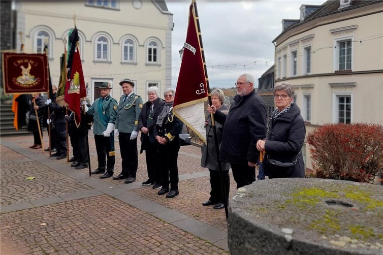 Die Schützenkapelle sorgte wieder für den guten Ton und auch Vereine waren mit ihren Fahnen angetreten um der Veranstaltung einen würdigen Rahmen zu verleihen.