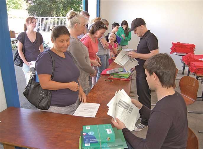 Die Schulbuchausleihe des Kreises Neuwied findet großen Zuspruch.