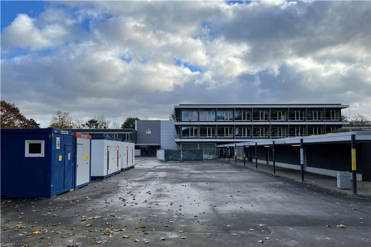 Die Schulen in Sinzig bleiben heute geschlossen.  Foto: Archiv ROB
