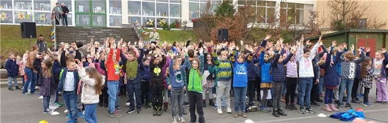 Die Schulgemeinschaft der Pfarrer-Bechtel Grundschule in Mendig feierte ein Schulfest.  Fotos: privat