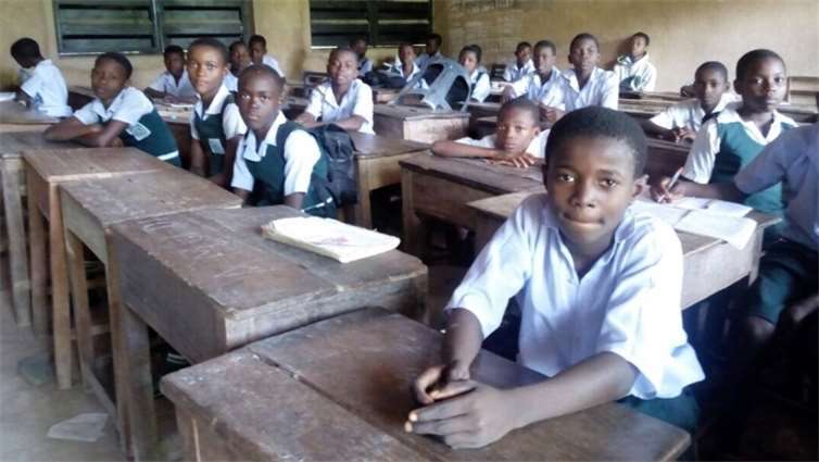 Die Schulklassen profitieren von den neuen Lehrmaterialien in der sanierten Schule. privat