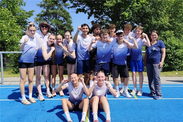 Die Schulmannschaft U16 mix des Megina-Gymnasiums Mayen beim Landesentscheid in Edenkoben.