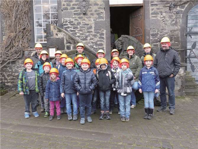 Die Schutzhelme gehörten natürlich zur Ausrüstung.privat