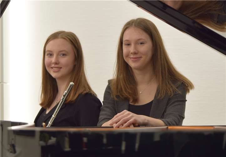Die Schwestern Esther Strehle (Flöte) und Tabea Strehle (Klavier) werden Kammermusik von Francis Poulenc präsentieren. Foto: privat