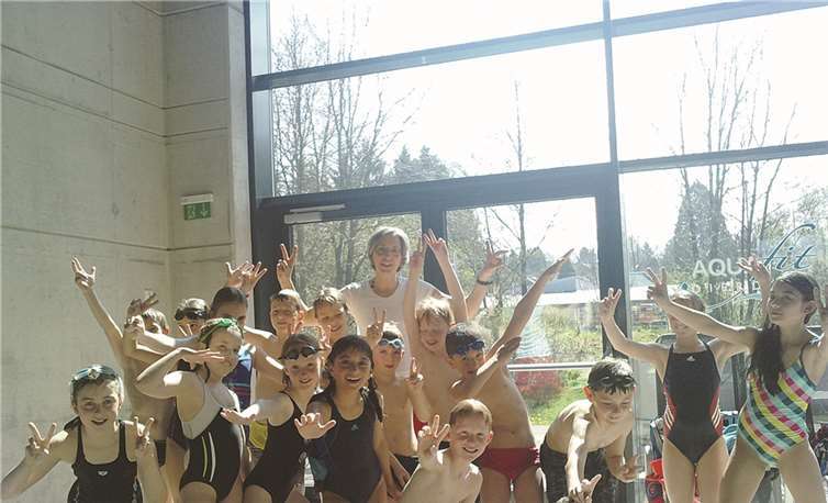 Die Schwimmer der Grundschule Am Sonnenberg krönten das lange Training mit einem zweiten Platz bei der Schwimm-Kreismeisterschaft der Grundschule. Privat