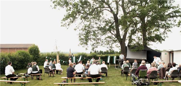 Die Sebastianusschützen feierten anlässlich des Schützenfestwochenendes einen Open Air-Gottesdienst.