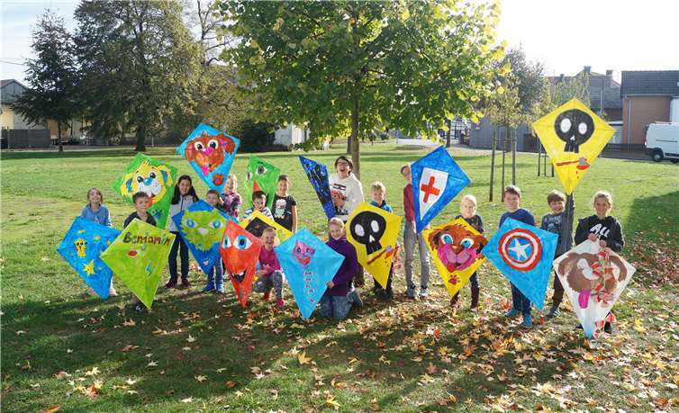 Die Selbstgebastelten Drachen überzeugten auch durch ihr Design. privat