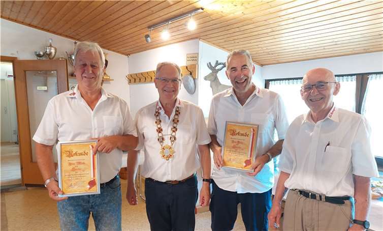 Die Senatssitzung begann mit der Begrüßung der neuen Senatoren Axel Arens und Alfred Mücke durch Senatspräsident Hermann Efferz.
