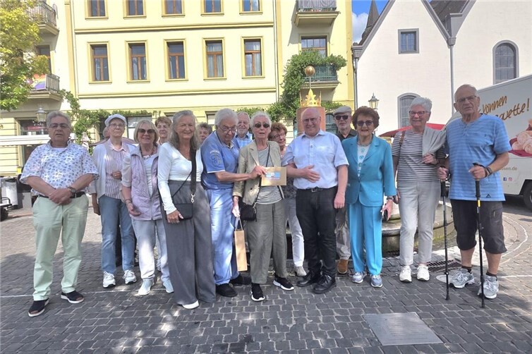 Die Senioren Union Koblenz erkundete bei einer Stadtteilführung mit Manfred Diehl die Geschichte und Kultur Ehrenbreitsteins. Vorsitzende Monika Artz dankte dem Ehrenbreitstein-Kenner für die ebenso informative wie unterhaltsame Führung durch seinen Heimatstadtteil.