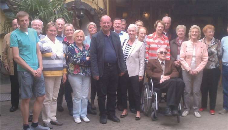 Die Senioren-Union informierte sich über die positiven Wirkungen des Weins im Antoniushof.privat