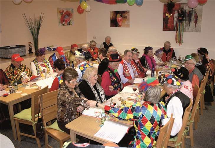 Die Senioren erlebten einen lustigen und geselligen Nachmittag im AWO Tempel. privat
