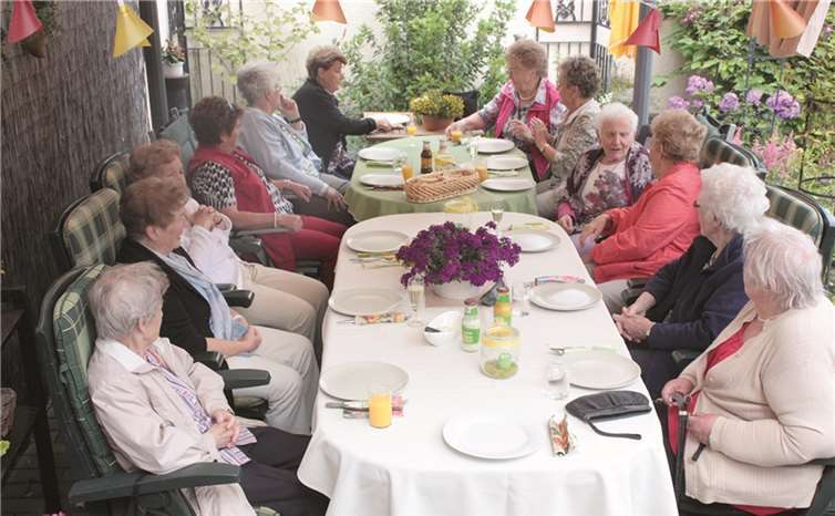 Die Senioren in geselliger Runde.