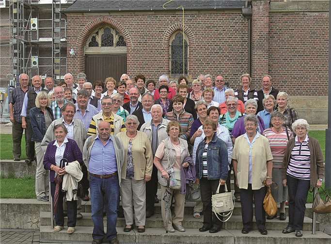 Die Senioren vor ihrer Fahrt ins Emsland. privat