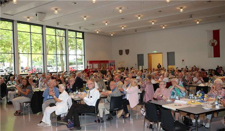 Die Senioren wurden gut unterhalten. Fotos: GM