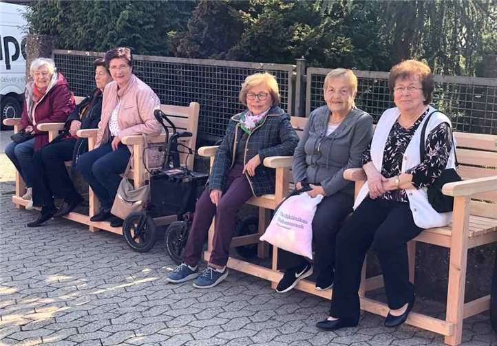 Die Seniorenbänke in Obermendig werden von den Seniorinnen und Seniorinnen gerne genutzt. Foto: privat