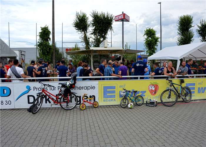 Die Seniorenfußballer der DJK „Wernerseck“ Plaidt haben zum ersten Mal einen gemeinsamen Familientag veranstaltet. Fotos: privat