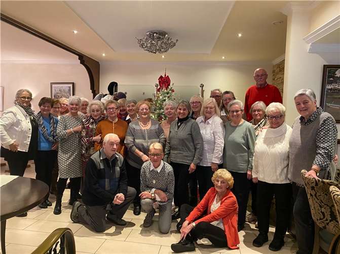 Die Seniorensportgruppe des Turnvereins Bad Breisig bei ihrer alljährlichen Weihnachtsfeier. Foto: privat